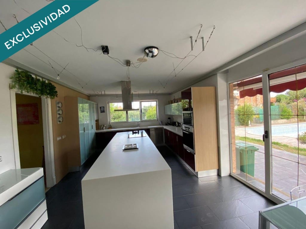 Escritório para venda em Santa Cruz de Bezana - 3 675 000 € (Ref: 9878260)