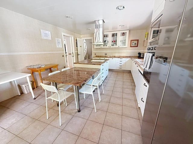 5 sypialnia Willa na sprzedaż w Cubelles z basenem - 699 000 € (Ref: 9880780)