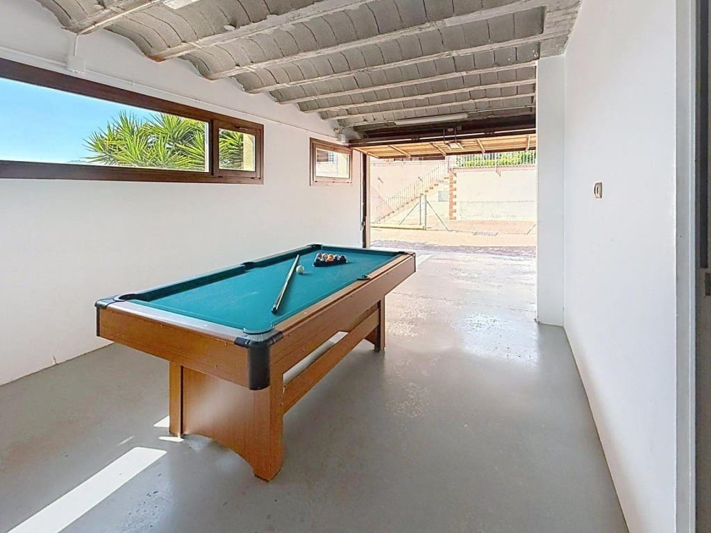 5 sypialnia Willa na sprzedaż w Cubelles z basenem - 699 000 € (Ref: 9880780)