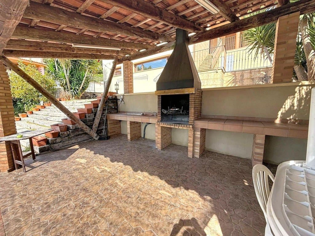 5 sypialnia Willa na sprzedaż w Cubelles z basenem - 699 000 € (Ref: 9880780)