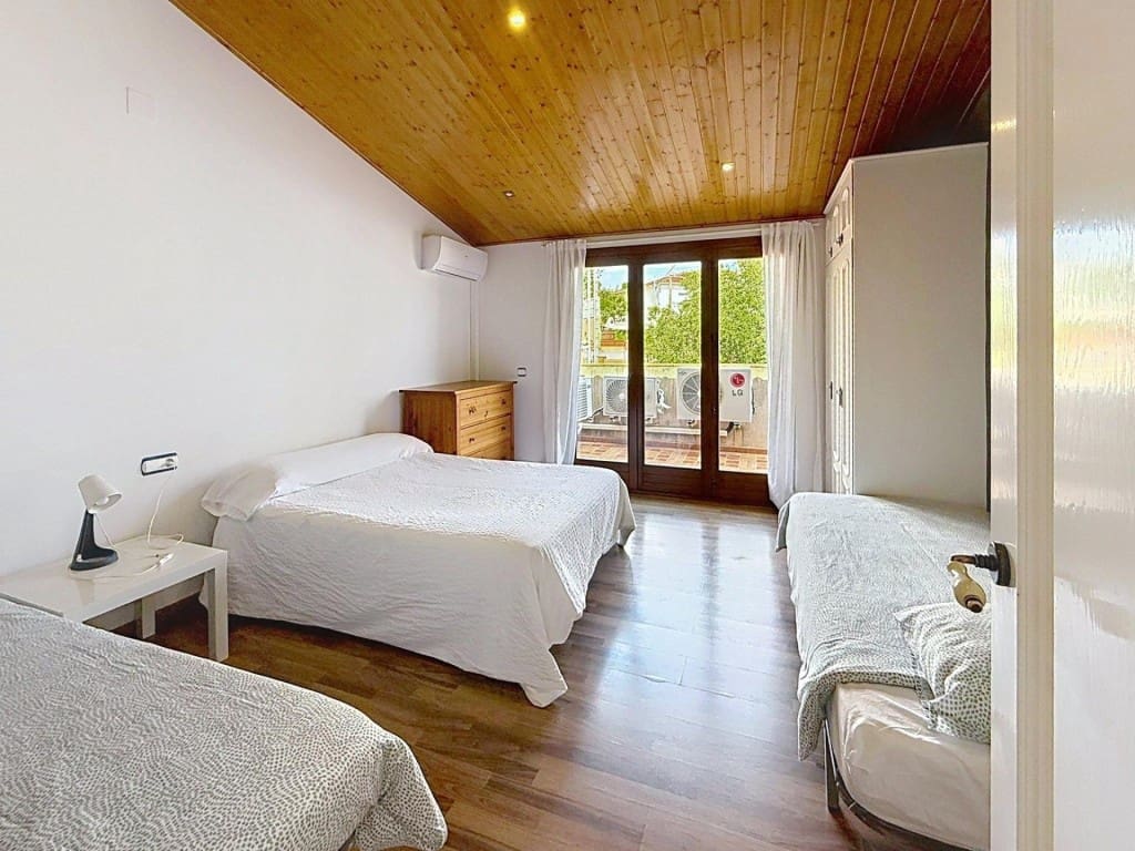 5 sypialnia Willa na sprzedaż w Cubelles z basenem - 699 000 € (Ref: 9880780)