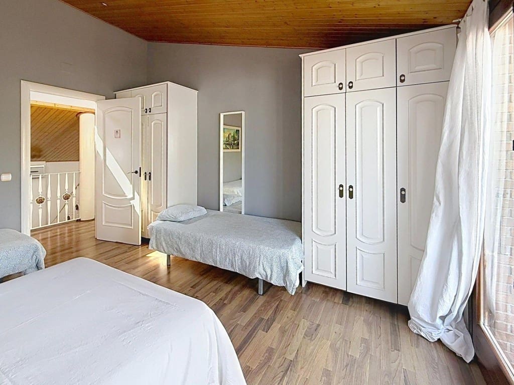 5 sypialnia Willa na sprzedaż w Cubelles z basenem - 699 000 € (Ref: 9880780)