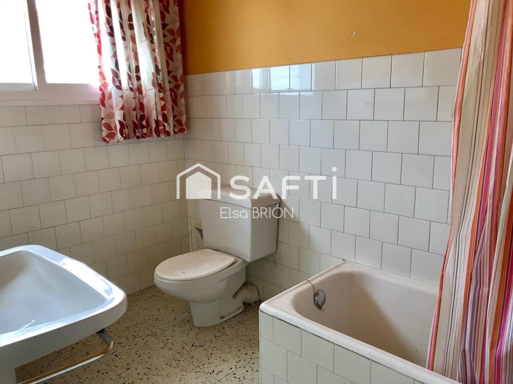 5 sypialnia Willa na sprzedaż w Outes z garażem - 199 000 € (Ref: 9884353)