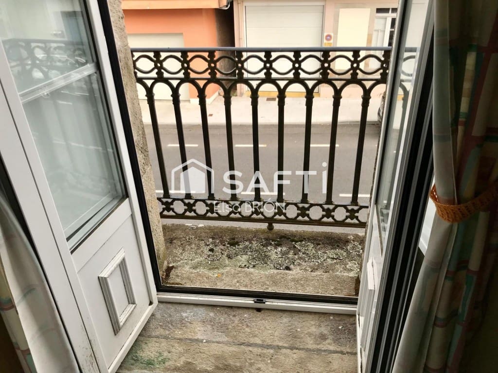 5 sypialnia Willa na sprzedaż w Outes z garażem - 199 000 € (Ref: 9884353)
