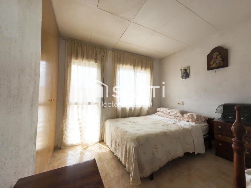 3 bedroom Terraced Villa for sale in Empuriabrava with garage - € 189,000 (Ref: 9884355)
