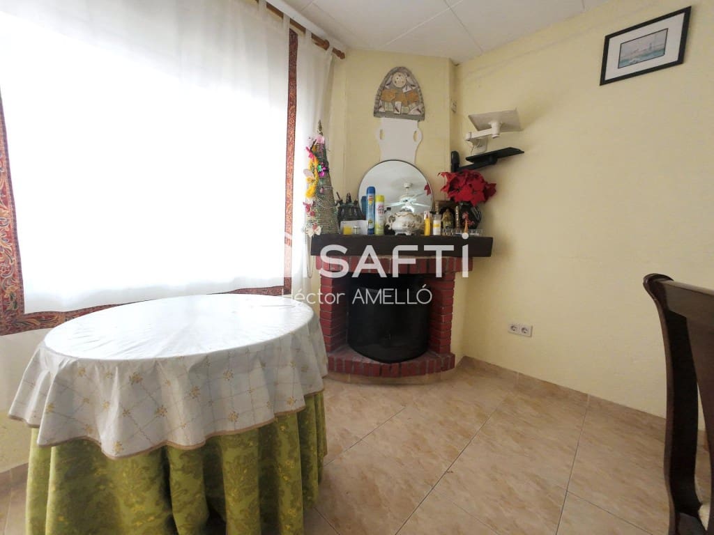 3 bedroom Terraced Villa for sale in Empuriabrava with garage - € 189,000 (Ref: 9884355)