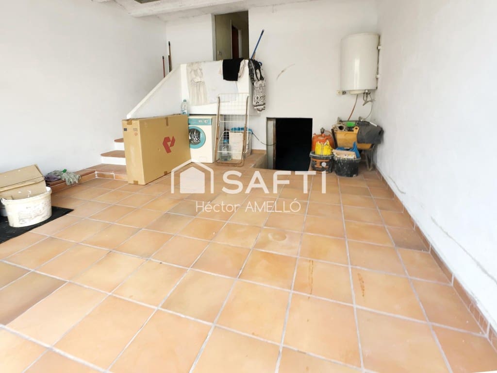 3 bedroom Terraced Villa for sale in Empuriabrava with garage - € 189,000 (Ref: 9884355)