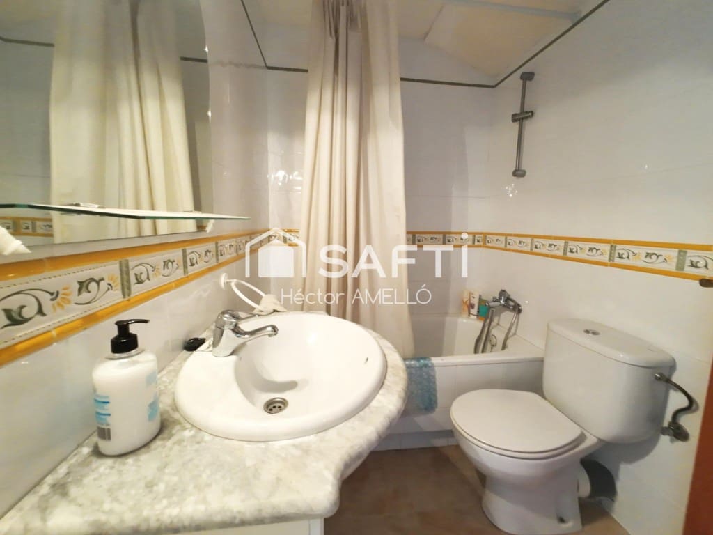 3 bedroom Terraced Villa for sale in Empuriabrava with garage - € 189,000 (Ref: 9884355)