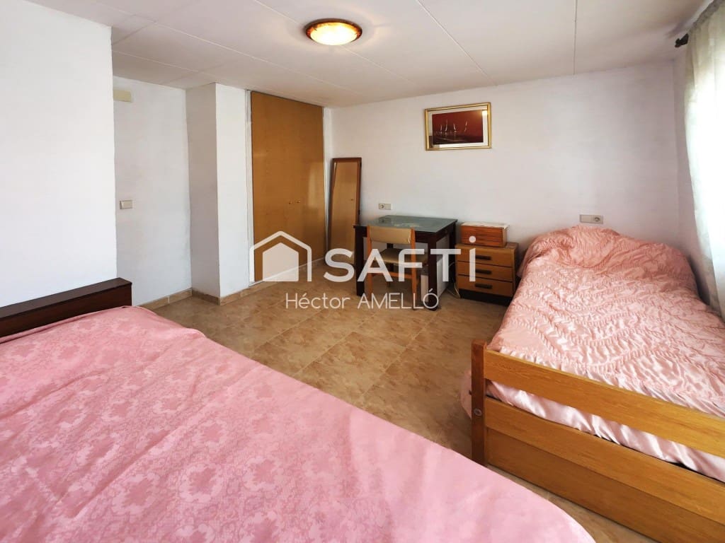 3 bedroom Terraced Villa for sale in Empuriabrava with garage - € 189,000 (Ref: 9884355)