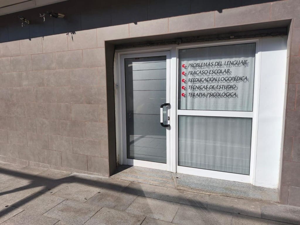 Kommersiell til salgs i Sant Joan Despi - € 75 000 (Ref: 9884356)