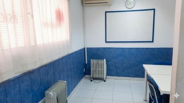 Kommersiell til salgs i Sant Joan Despí - € 75 000 (Ref: 9884356)