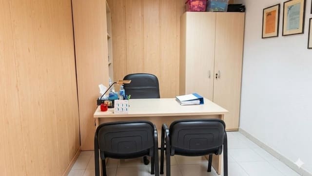 Kommersiell til salgs i Sant Joan Despí - € 75 000 (Ref: 9884356)
