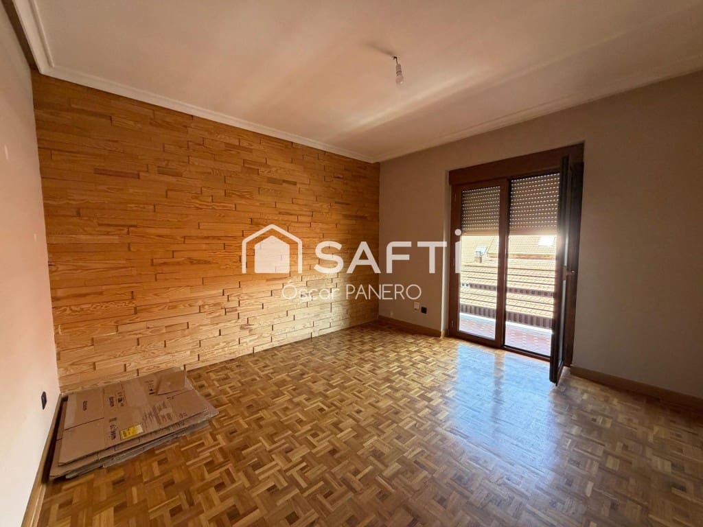 3 bedroom Apartment for sale in Leon city - € 130,000 (Ref: 9884358)