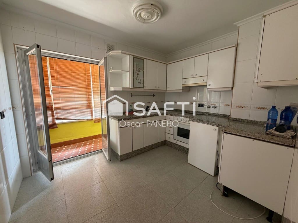 3 bedroom Apartment for sale in Leon city - € 130,000 (Ref: 9884358)