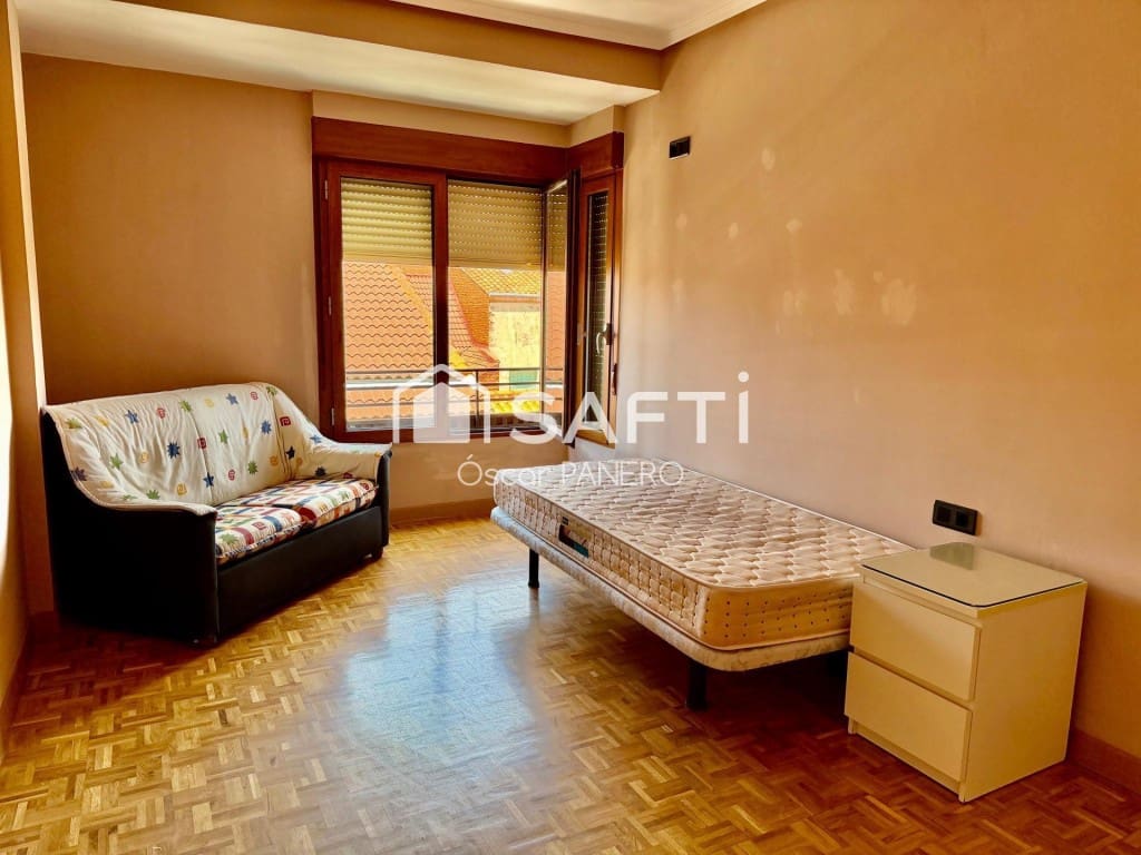 3 bedroom Apartment for sale in Leon city - € 130,000 (Ref: 9884358)