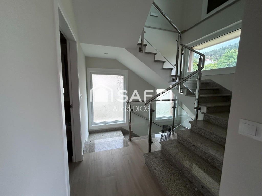 4 quarto Moradia para venda em Meis com garagem - 569 250 € (Ref: 9884359)