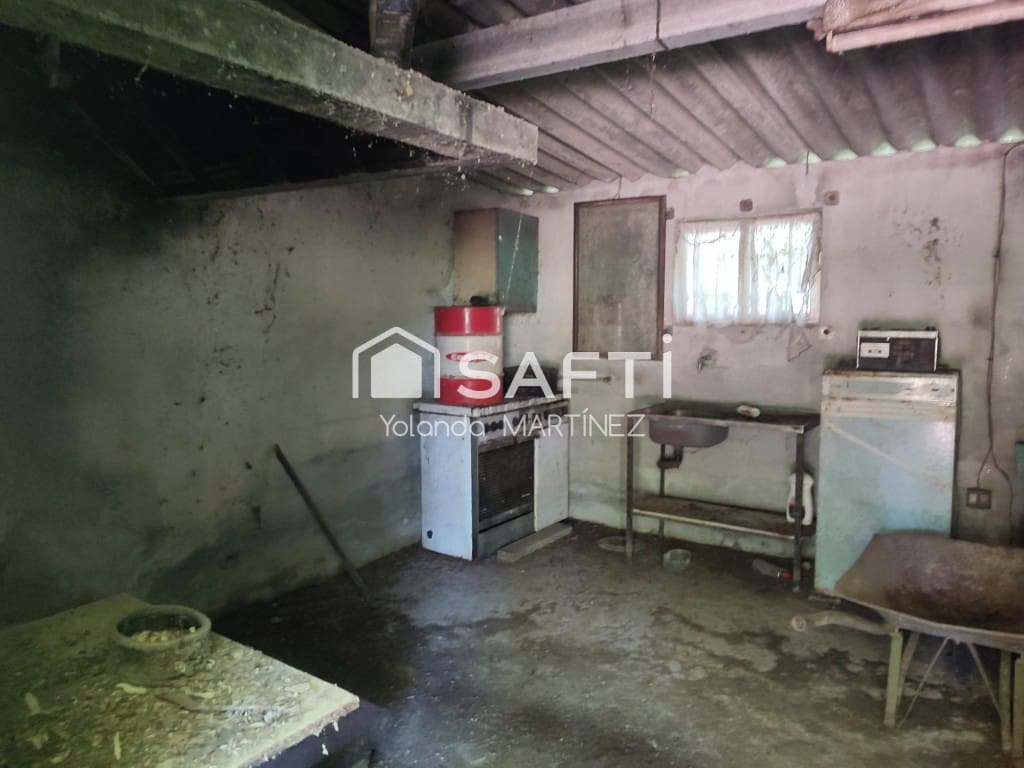 Ubebygd land til salgs i Teo - € 49 500 (Ref: 9890044)
