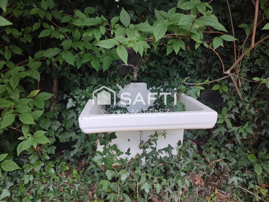Ubebygd land til salgs i Teo - € 49 500 (Ref: 9890044)