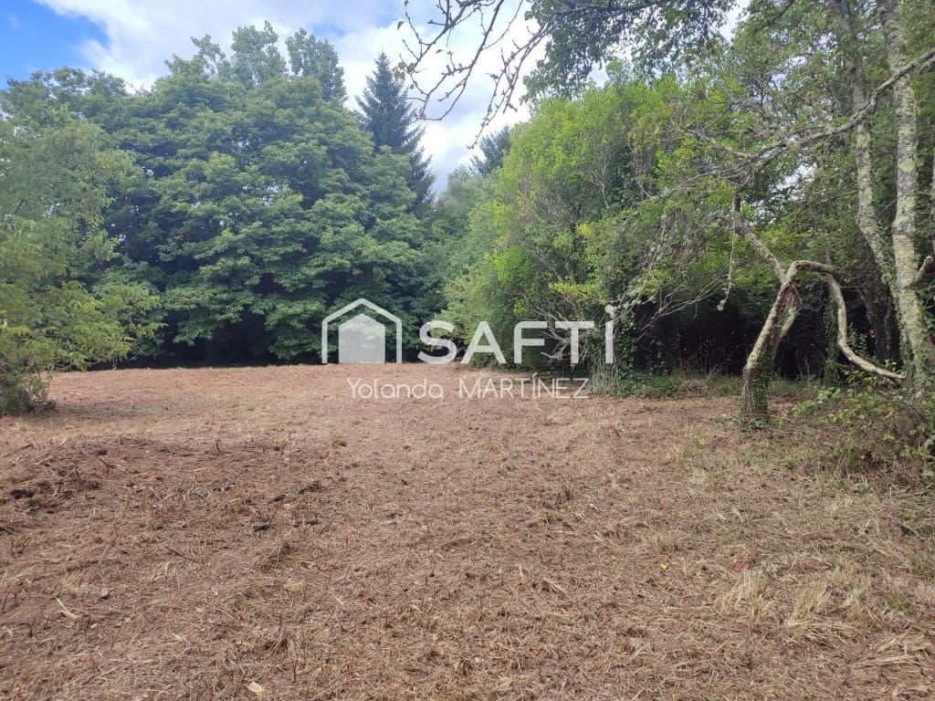 Ubebygd land til salgs i Teo - € 49 500 (Ref: 9890044)
