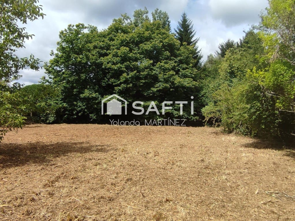Ubebygd land til salgs i Teo - € 49 500 (Ref: 9890044)