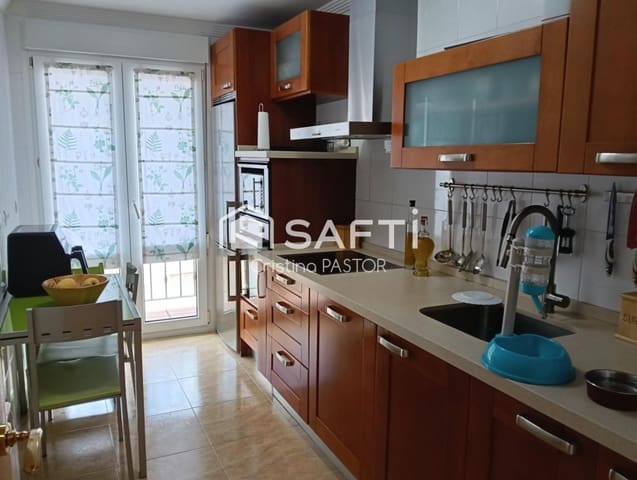 3 soveværelse Lejlighed til salg i Valencia de Don Juan - € 120.000 (Ref: 9890045)