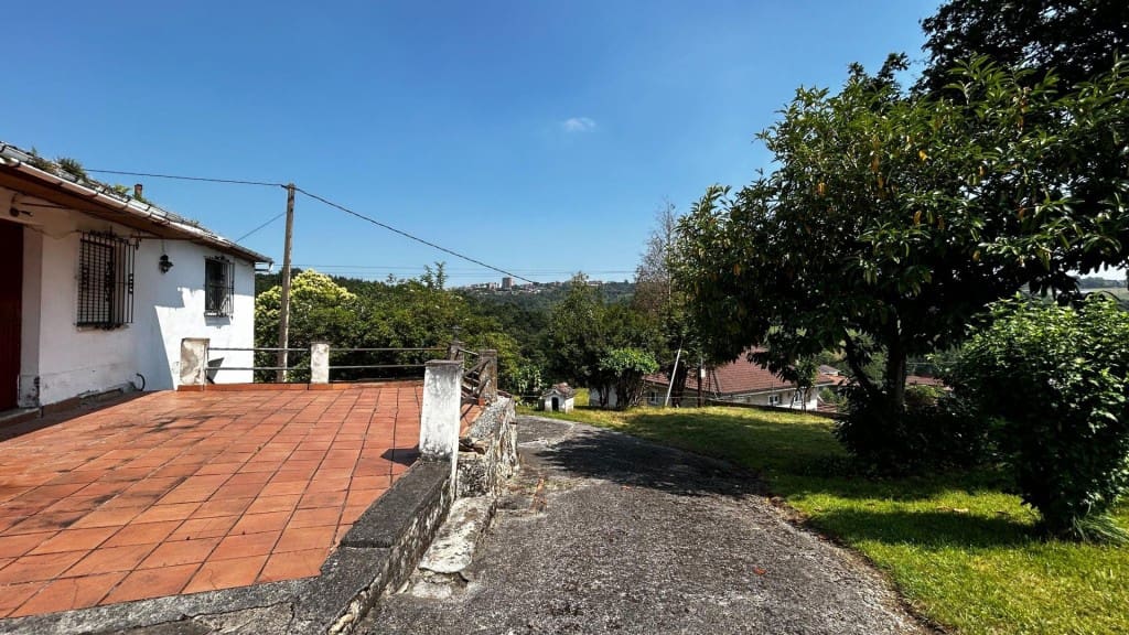 Terrain à Bâtir à vendre à Oviedo - 235 000 € (Ref: 9891956)