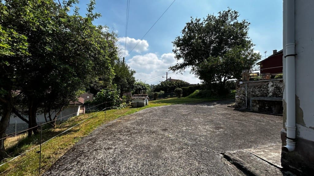 Terrain à Bâtir à vendre à Oviedo - 235 000 € (Ref: 9891956)