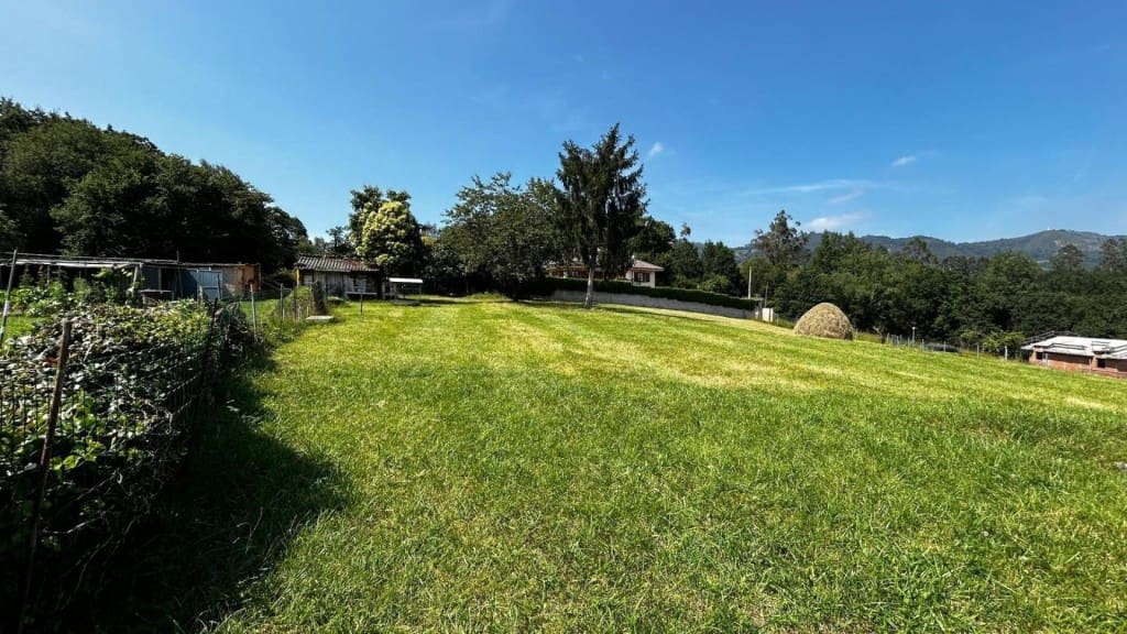 Terrain à Bâtir à vendre à Oviedo - 235 000 € (Ref: 9891956)
