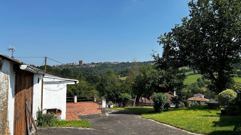 Terrain à Bâtir à vendre à Oviedo - 235 000 € (Ref: 9891956)