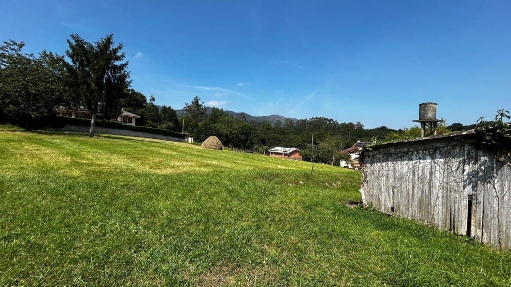 Terrain à Bâtir à vendre à Oviedo - 235 000 € (Ref: 9891956)