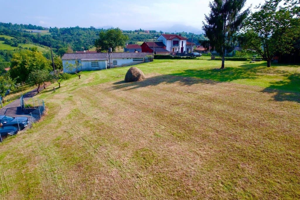 Terrain à Bâtir à vendre à Oviedo - 235 000 € (Ref: 9891956)