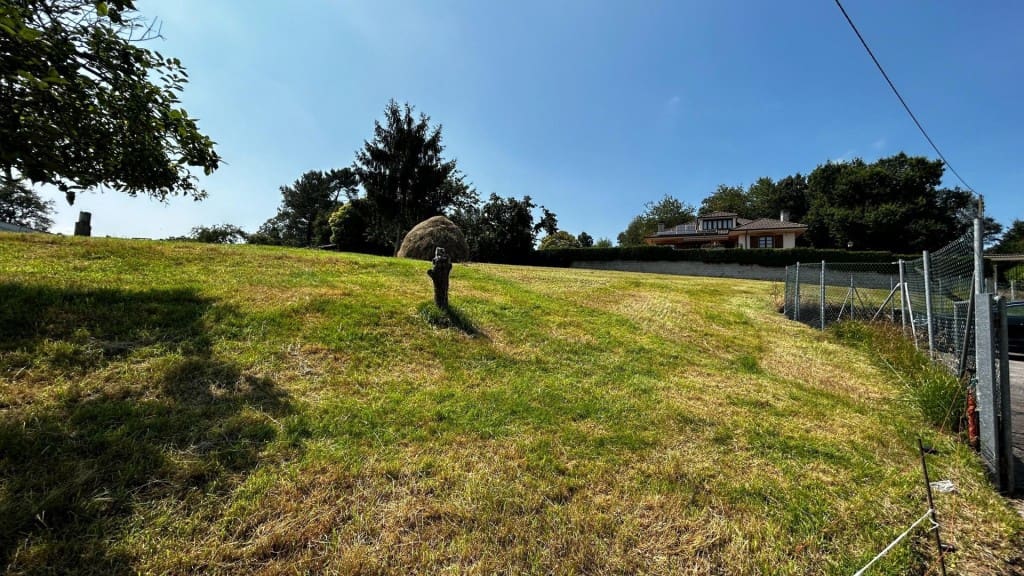 Terrain à Bâtir à vendre à Oviedo - 235 000 € (Ref: 9891956)