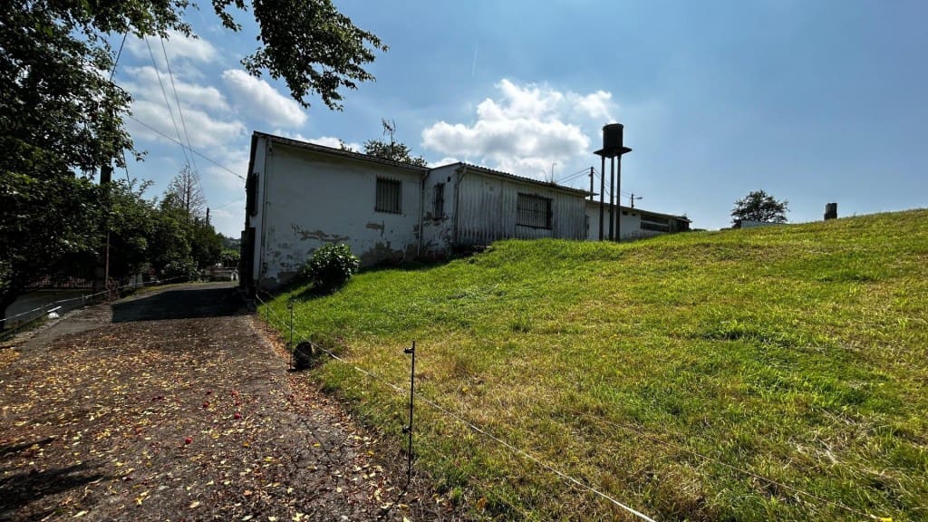 Terrain à Bâtir à vendre à Oviedo - 235 000 € (Ref: 9891956)