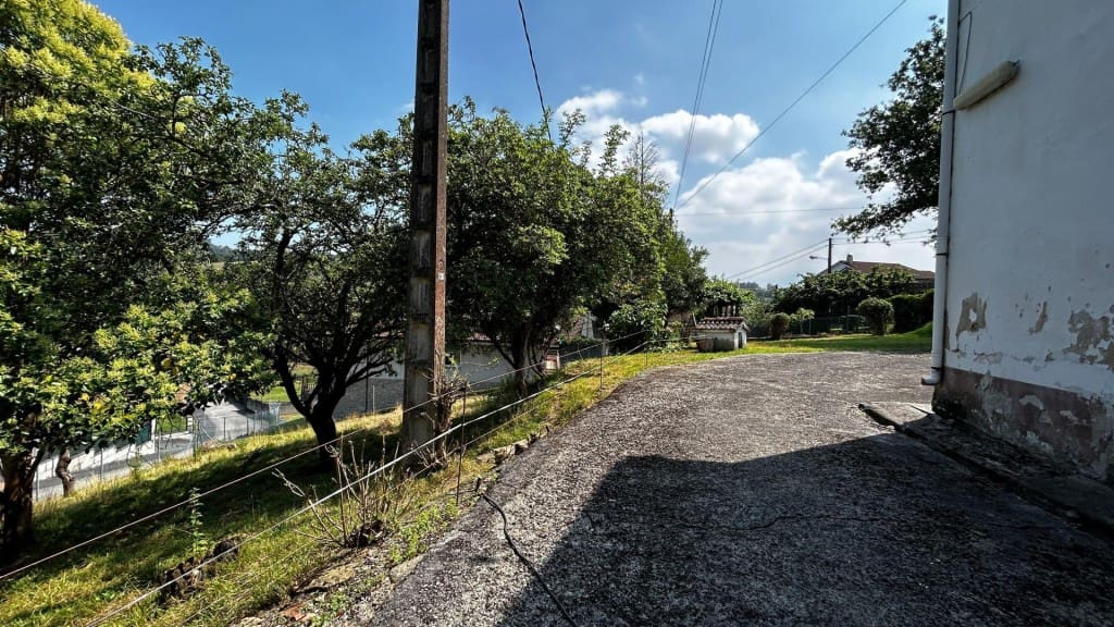 Terrain à Bâtir à vendre à Oviedo - 235 000 € (Ref: 9891956)