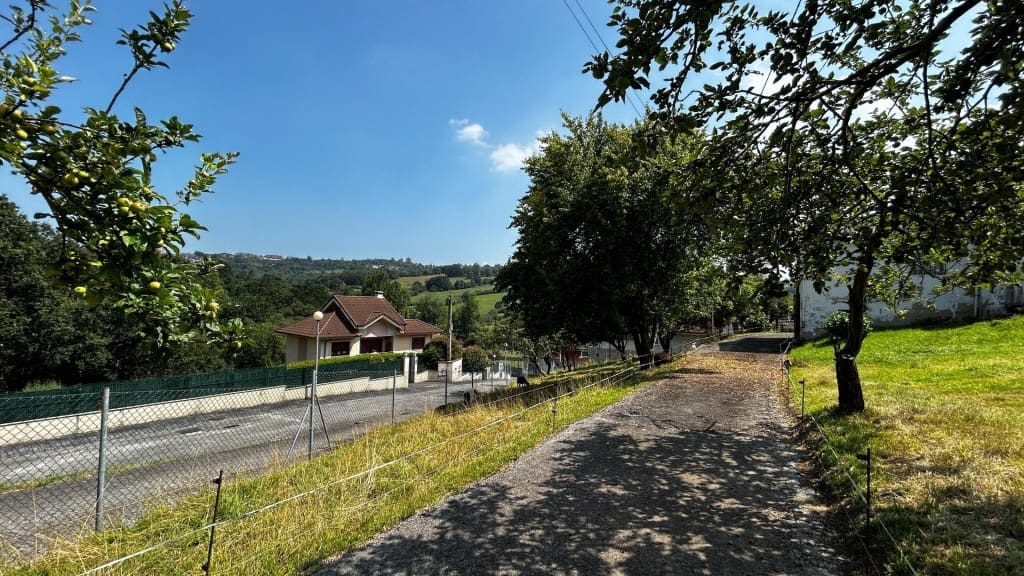 Terrain à Bâtir à vendre à Oviedo - 235 000 € (Ref: 9891956)