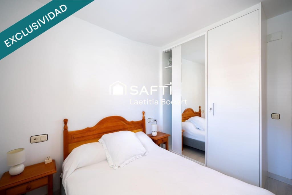 2 bedroom Penthouse for sale in Roses with pool garage - € 439,000 (Ref: 9891957)