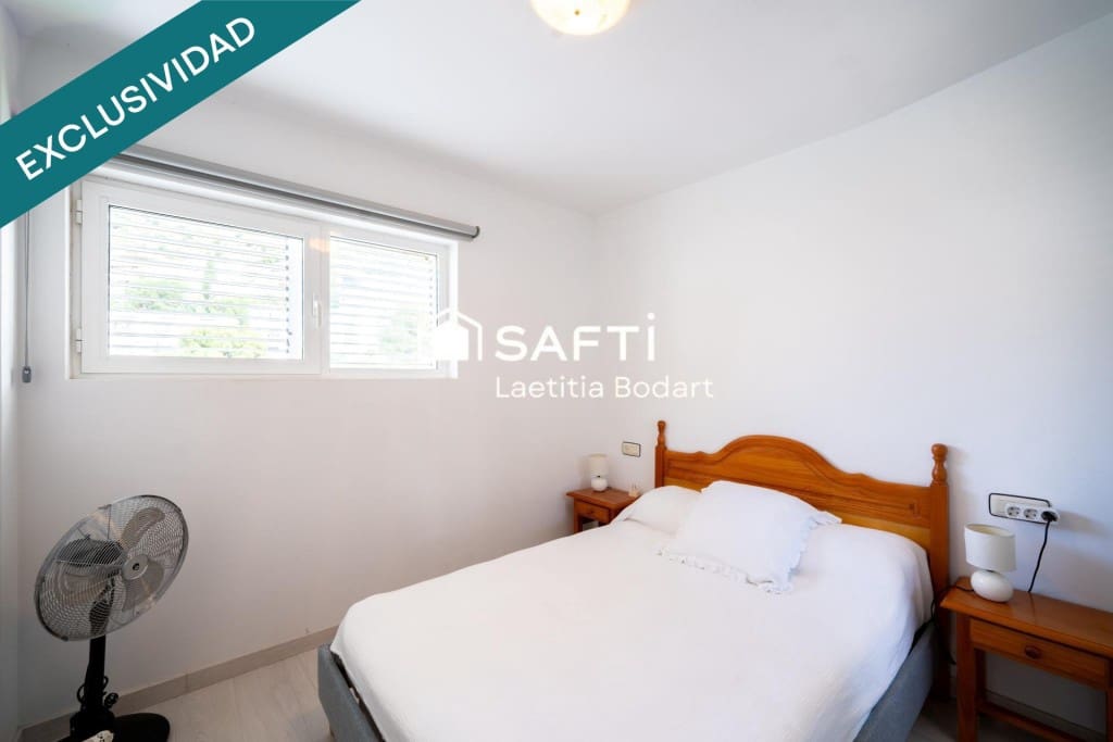 2 bedroom Penthouse for sale in Roses with pool garage - € 439,000 (Ref: 9891957)