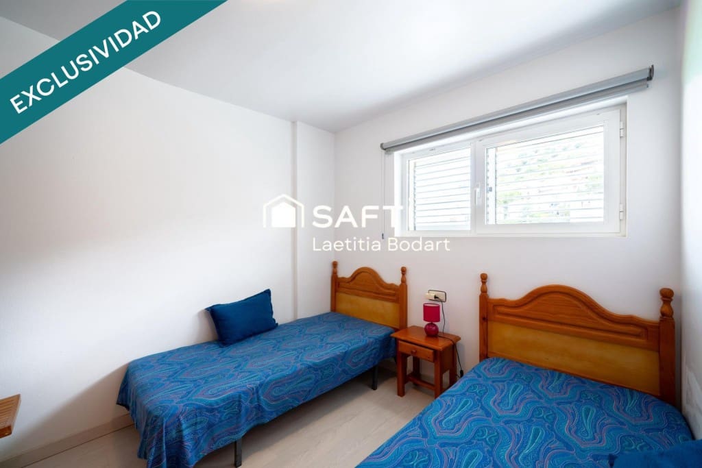 2 bedroom Penthouse for sale in Roses with pool garage - € 439,000 (Ref: 9891957)