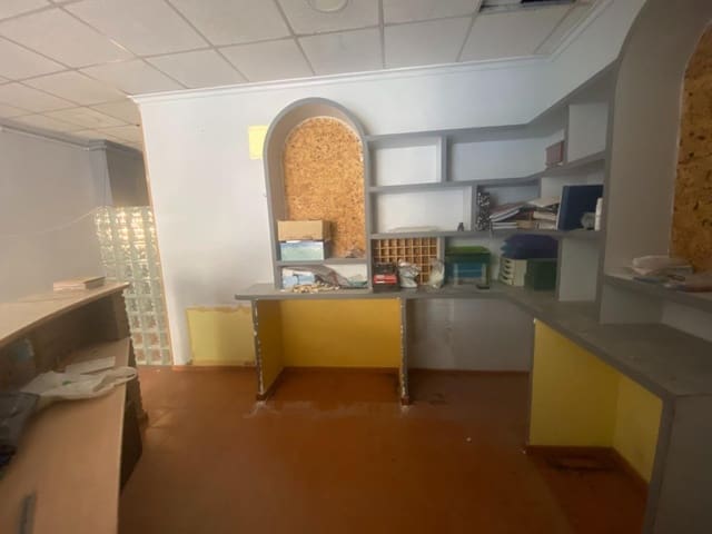 Commercial for sale in Torrent with garage - € 185,000 (Ref: 9891960)