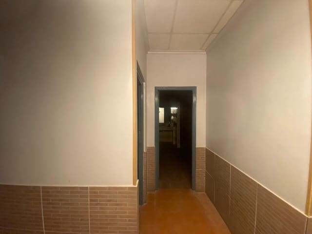 Commercial for sale in Torrent with garage - € 185,000 (Ref: 9891960)