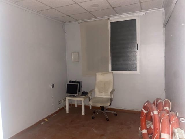 Commercial for sale in Torrent with garage - € 185,000 (Ref: 9891960)