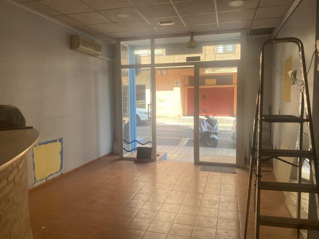 Commercial for sale in Torrent with garage - € 185,000 (Ref: 9891960)