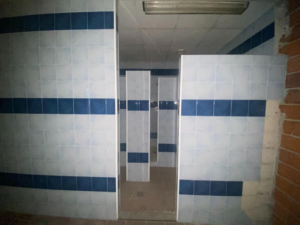 Commercial for sale in Torrent with garage - € 185,000 (Ref: 9891960)