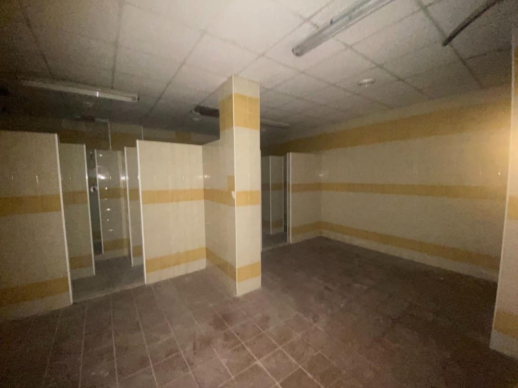Commercial for sale in Torrent with garage - € 185,000 (Ref: 9891960)