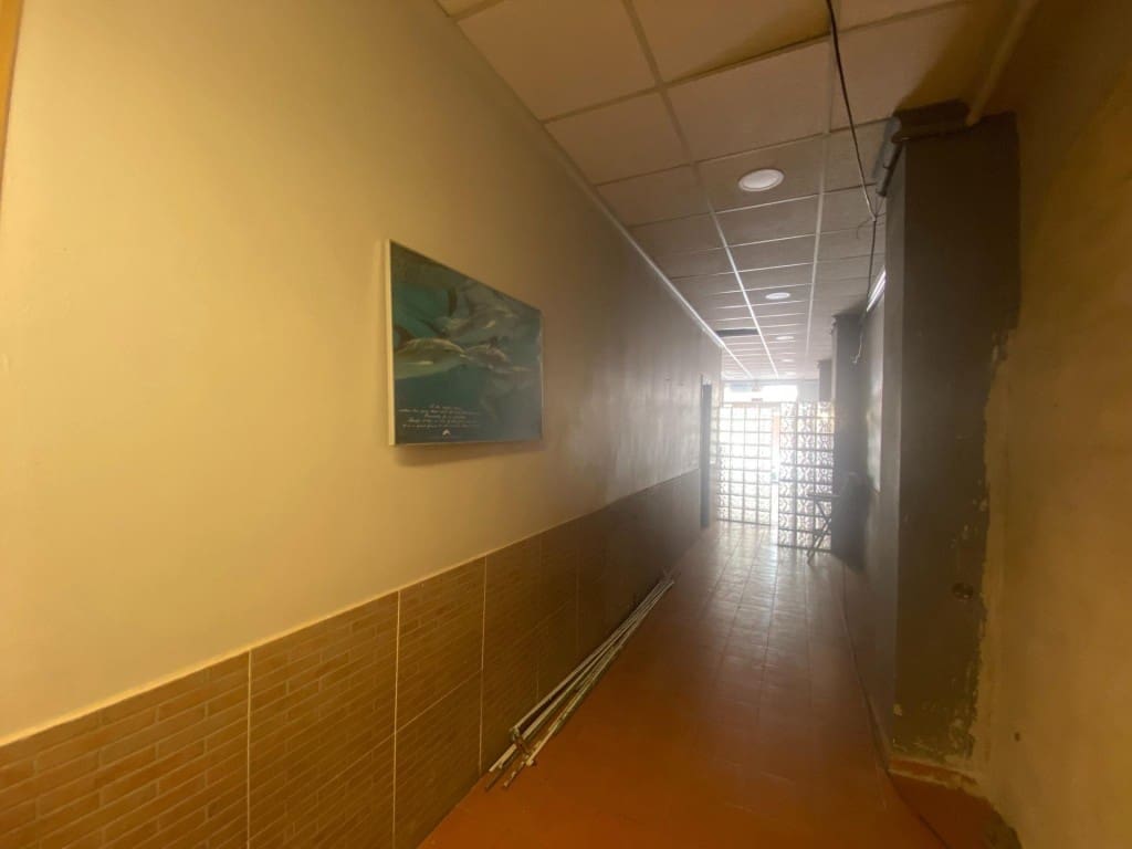 Commercial for sale in Torrent with garage - € 185,000 (Ref: 9891960)