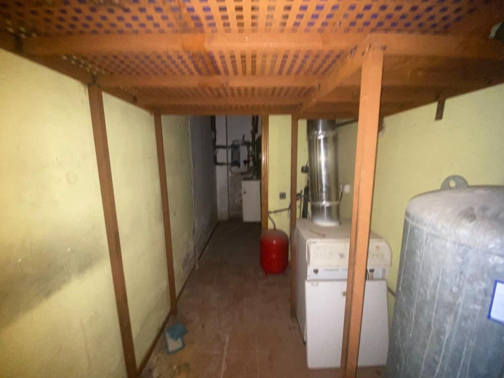 Commercial for sale in Torrent with garage - € 185,000 (Ref: 9891960)