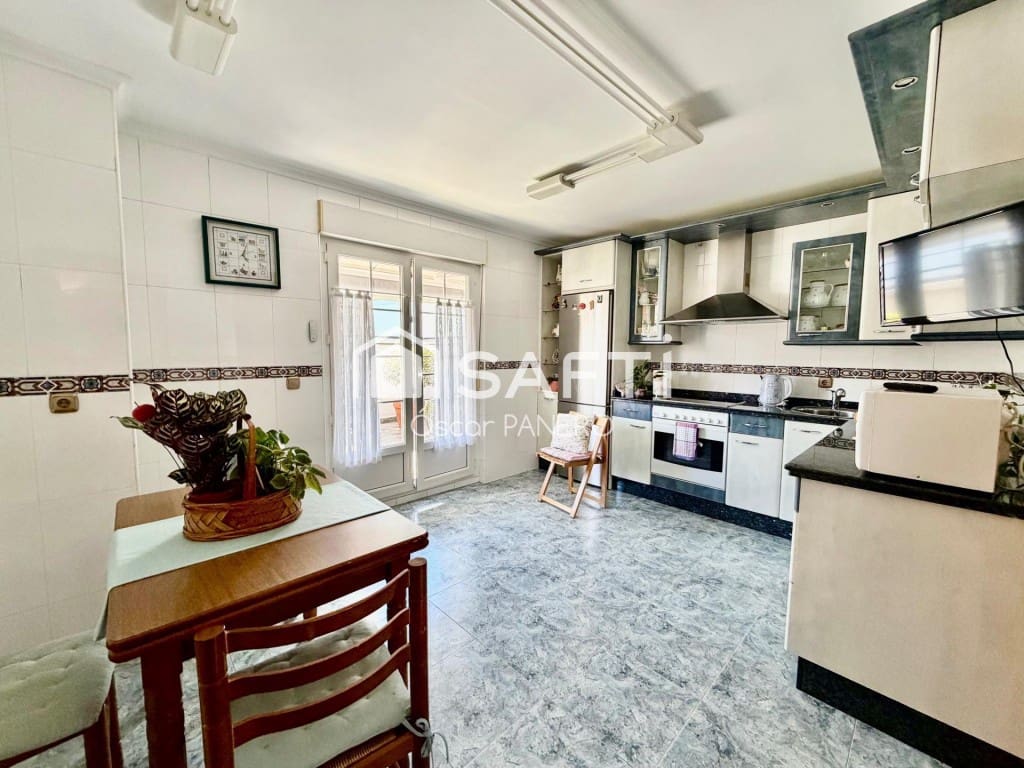 3 slaapkamer Villa te koop in San Andres del Rabanedo - € 420.000 (Ref: 9891964)