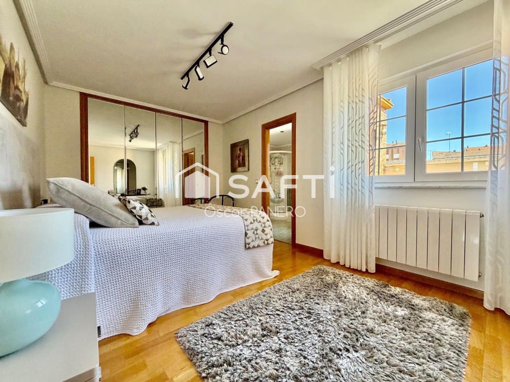 3 slaapkamer Villa te koop in San Andres del Rabanedo - € 420.000 (Ref: 9891964)