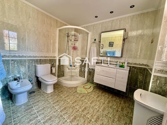 3 slaapkamer Villa te koop in San Andrés del Rabanedo - € 420.000 (Ref: 9891964)