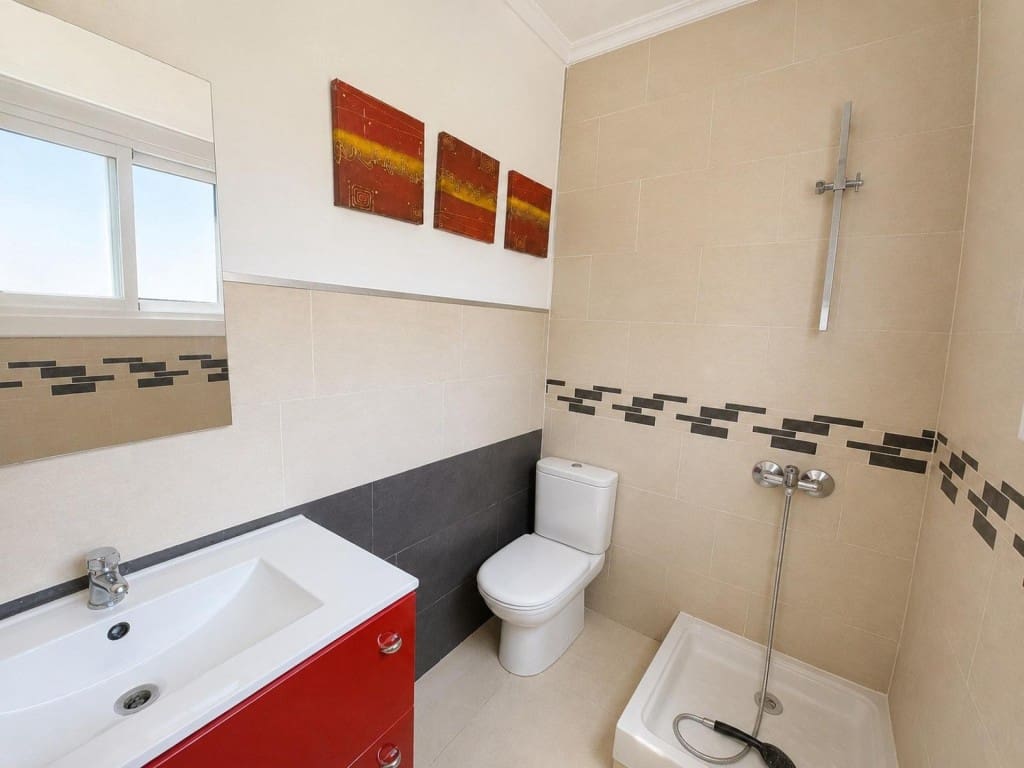 4 soveværelse Rækkehus til salg i Sant Pere de Ribes med swimmingpool - € 339.000 (Ref: 9891965)